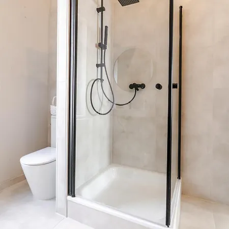 3 Bedroom - Zentral - Geraeumig - Parkhaus - Wifi - Kaffee - Netflix *
