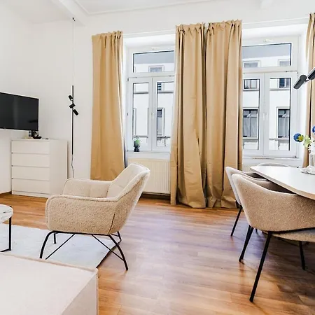3 Bedroom - Zentral - Geraeumig - Parkhaus - Wifi - Kaffee - Netflix *