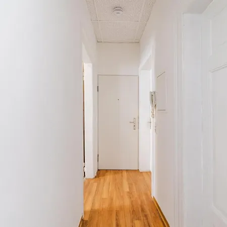 3 Bedroom - Zentral - Geraeumig - Parkhaus - Wifi - Kaffee - Netflix Lejlighed