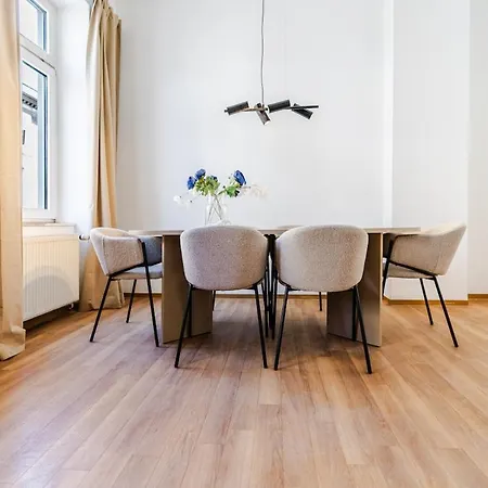 Apartment H4n Altbauperle In Zentraler Lage - Gemuetlich & Stilvoll *