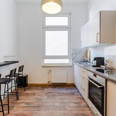 3 Bedroom - Zentral - Geraeumig - Parkhaus - Wifi - Kaffee - Netflix * Wiesbaden