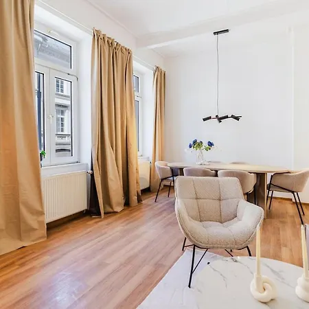 3 Bedroom - Zentral - Geraeumig - Parkhaus - Wifi - Kaffee - Netflix Lejlighed Wiesbaden