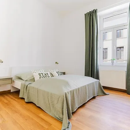 Lejlighed 3 Bedroom - Zentral - Geraeumig - Parkhaus - Wifi - Kaffee - Netflix