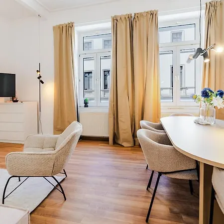 3 Bedroom - Zentral - Geraeumig - Parkhaus - Wifi - Kaffee - Netflix Lejlighed Wiesbaden