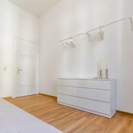 3 Bedroom - Zentral - Geraeumig - Parkhaus - Wifi - Kaffee - Netflix