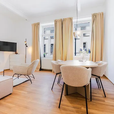 Apartment H4n Altbauperle In Zentraler Lage - Gemuetlich & Stilvoll *