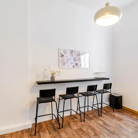 3 Bedroom - Zentral - Geraeumig - Parkhaus - Wifi - Kaffee - Netflix