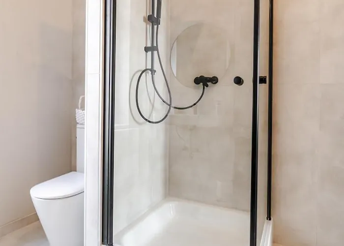 3 Bedroom - Zentral - Geraeumig - Parkhaus - Wifi - Kaffee - Netflix *