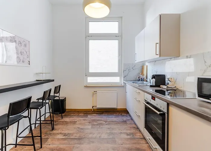 3 Bedroom - Zentral - Geraeumig - Parkhaus - Wifi - Kaffee - Netflix * Wiesbaden