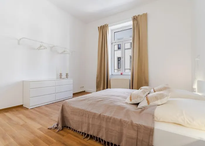 3 Bedroom - Zentral - Geraeumig - Parkhaus - Wifi - Kaffee - Netflix