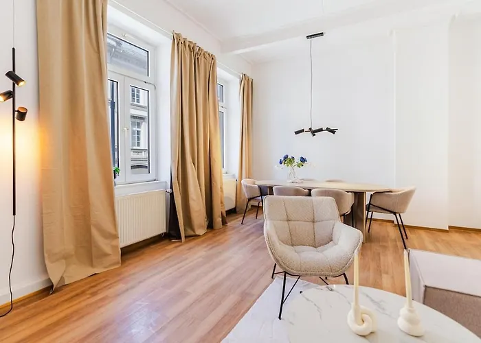 3 Bedroom - Zentral - Geraeumig - Parkhaus - Wifi - Kaffee - Netflix Apartament Wiesbaden