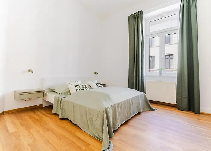 Apartament 3 Bedroom - Zentral - Geraeumig - Parkhaus - Wifi - Kaffee - Netflix