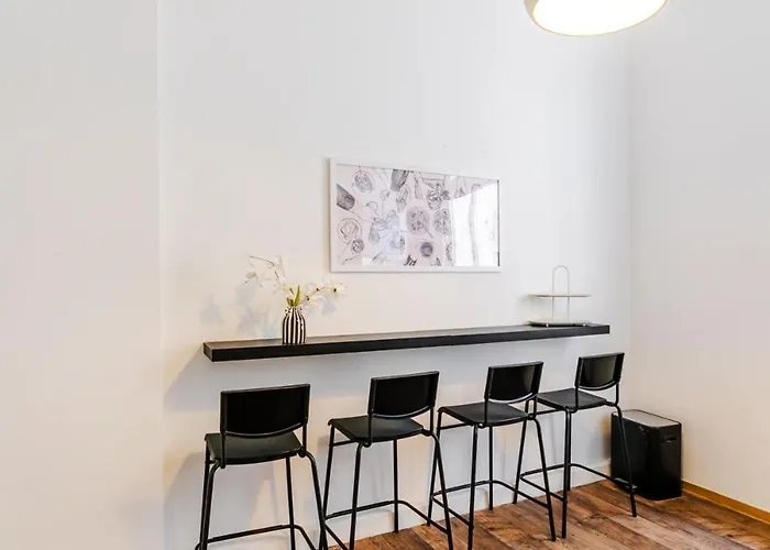 3 Bedroom - Zentral - Geraeumig - Parkhaus - Wifi - Kaffee - Netflix